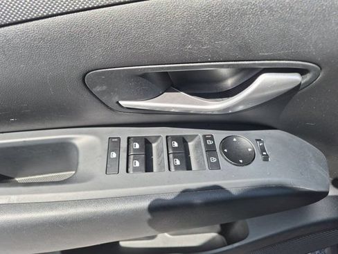 Used 2025 Hyundai Tucson SEL AWD/4WD image 13
