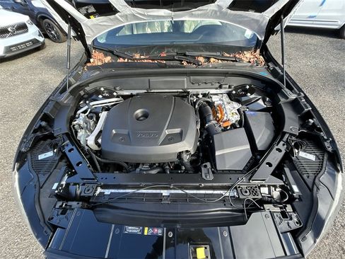 New 2025 Volvo XC60 T8 Plus w/ Climate Package image 10