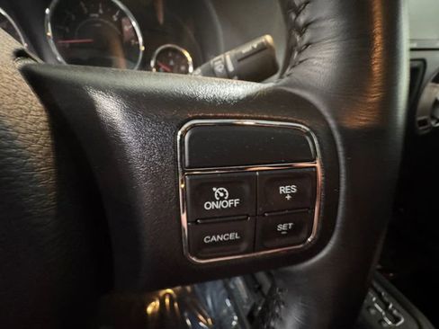 Used 2017 Jeep Wrangler Sahara w/ Connectivity Group AWD/4WD image 22
