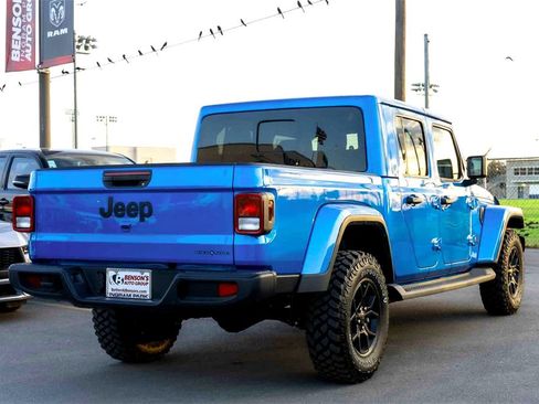 New 2025 Jeep Gladiator Sport image 4