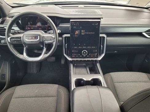 Used 2025 GMC Acadia Elevation image 11