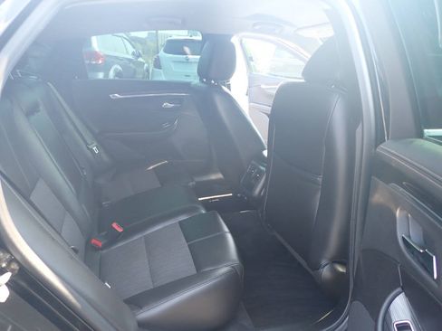 Used 2016 Chevrolet Impala LT FWD image 11