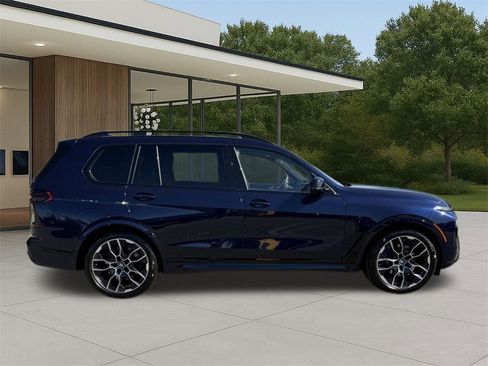 Used 2026 BMW X7 M60i image 7