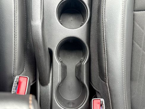 Certified 2022 Chevrolet Trax LT w/ Midnight Edition image 33