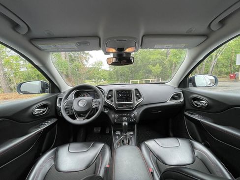 Used 2022 Jeep Cherokee Trailhawk w/ Sound & Nav Group AWD/4WD image 15