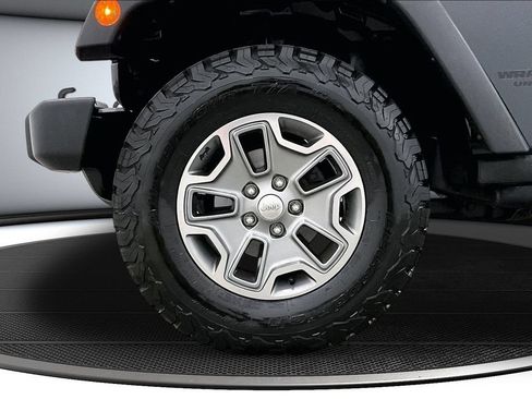 Used 2016 Jeep Wrangler Unlimited Rubicon w/ Dual Top Group AWD/4WD image 33