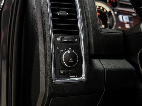 Used 2018 RAM 1500 Laramie w/ Convenience Group AWD/4WD image 30