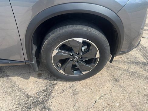 Used 2024 Nissan Rogue SV FWD image 16