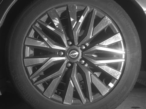 Used 2025 Nissan Altima 2.5 SV FWD image 13