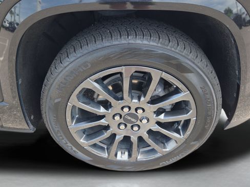 Used 2023 GMC Acadia Denali w/ Black Diamond Edition FWD image 40