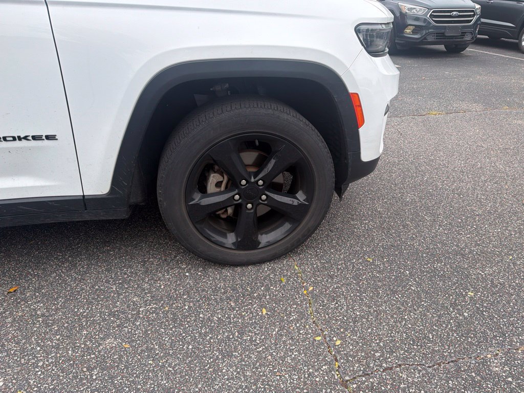 Used 2024 Jeep Grand Cherokee Altitude AWD/4WD image 5