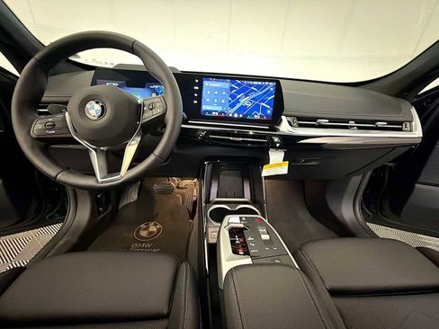 Used 2025 BMW X1 xDrive28i w/ Technology Package AWD/4WD image 16