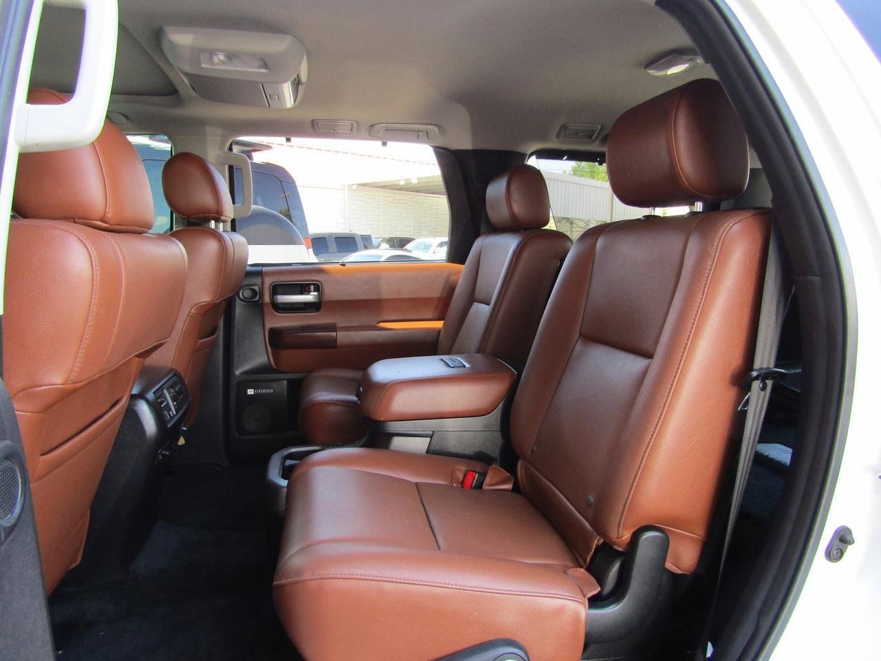 Used 2016 Toyota Sequoia Platinum AWD/4WD image 10
