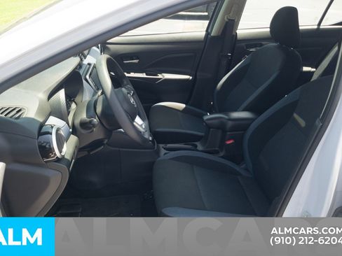 Used 2024 Nissan Versa SV FWD image 15