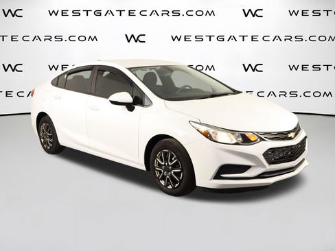 Used 2017 Chevrolet Cruze LS FWD image 37