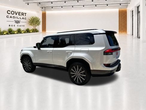 Used 2024 Lexus GX 550 w/ Accessory Package (2T) AWD/4WD image 7