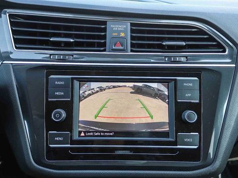 Used 2020 Volkswagen Tiguan S FWD image 32