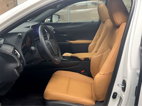 New 2026 Lexus UX 300h AWD image 9