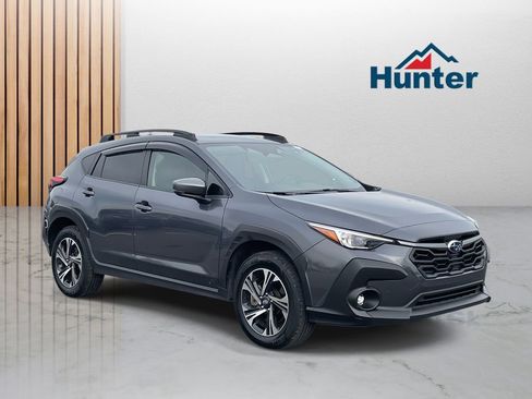 Used 2024 Subaru Crosstrek 2.0i Premium image 1