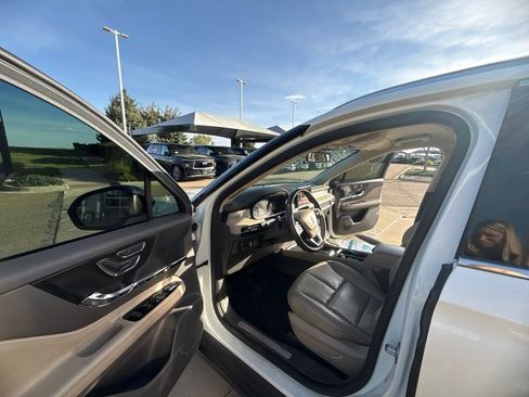 Used 2021 Lincoln Corsair AWD image 11