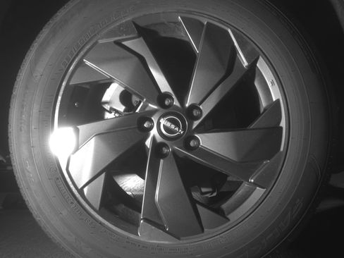 Used 2025 Nissan Rogue SV image 15