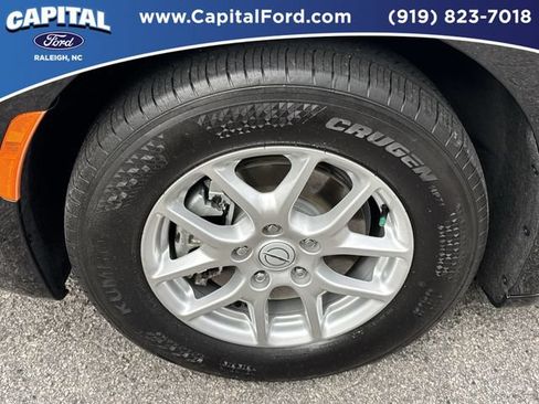 Used 2025 Chrysler Pacifica Select FWD image 13