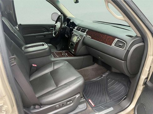 Used 2013 GMC Yukon Denali RWD image 10