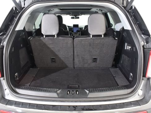 Used 2023 Ford Explorer Limited w/ Limited Technology Package image 21