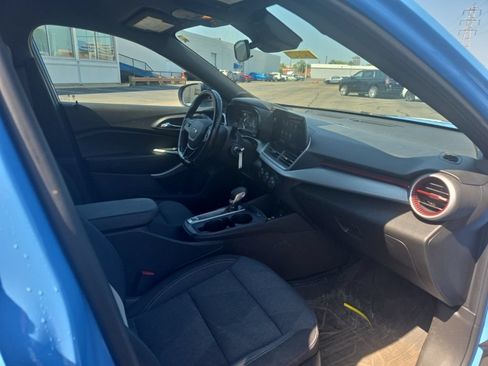 Used 2024 Chevrolet Trax RS w/ Driver Confidence Package FWD image 15