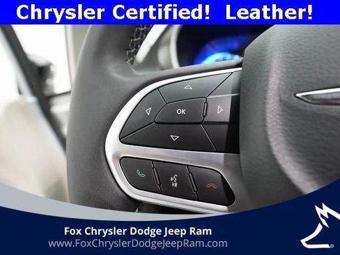 Certified 2024 Chrysler Pacifica Touring-L image 18