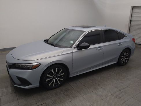 Used 2022 Honda Civic EX image 2