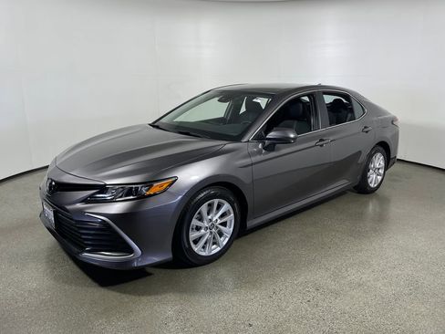 Certified 2023 Toyota Camry LE FWD image 7
