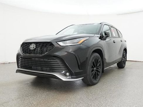 New 2026 Toyota Highlander XSE image 32