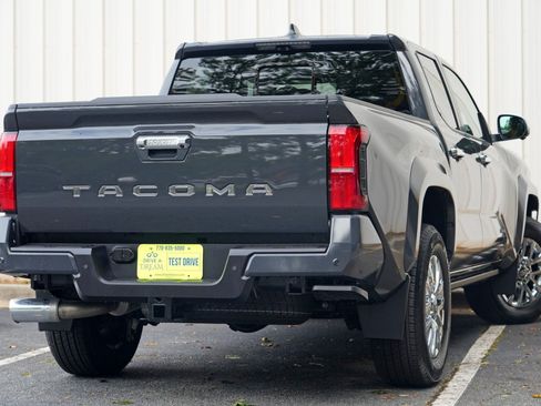 Used 2025 Toyota Tacoma Limited AWD/4WD image 5