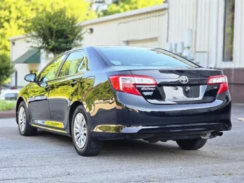 Used 2013 Toyota Camry LE FWD image 4