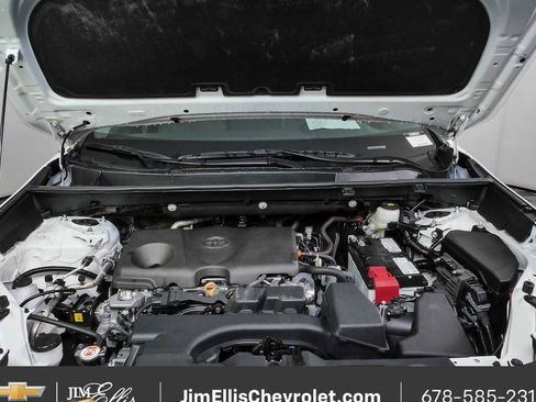 Used 2025 Toyota RAV4 XLE FWD image 31
