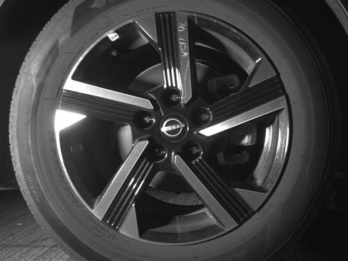 Used 2025 Nissan Sentra SV FWD image 13