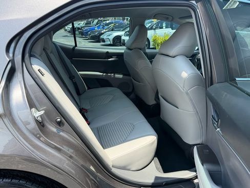 Used 2023 Toyota Camry SE FWD image 17