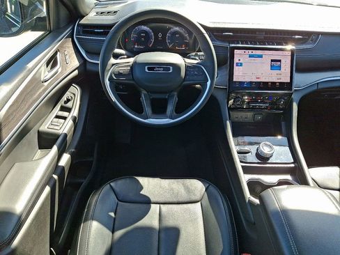 Used 2024 Jeep Grand Cherokee L Limited w/ Luxury Tech Group II AWD/4WD image 12
