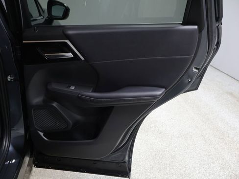 Used 2024 Mitsubishi Outlander SE image 21