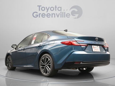Used 2025 Toyota Camry XLE w/ Premium Plus Package FWD image 8