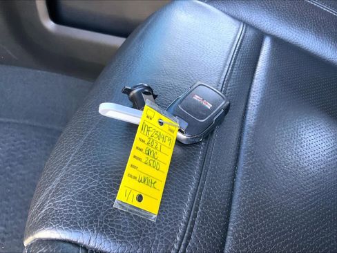 Used 2021 GMC Sierra 2500 Denali w/ Denali Ultimate Package image 14