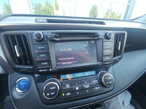 Used 2018 Toyota RAV4 XLE AWD/4WD image 5