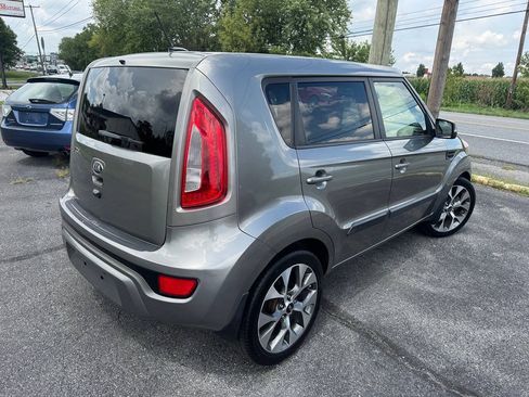 Used 2013 Kia Soul ! FWD image 7