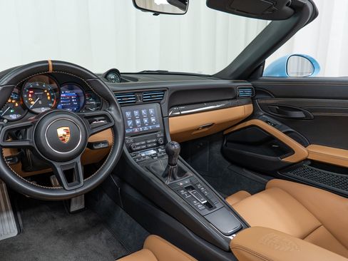 Certified 2019 Porsche 911 Speedster RWD image 26