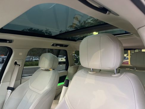Used 2023 Land Rover Range Rover SE image 41