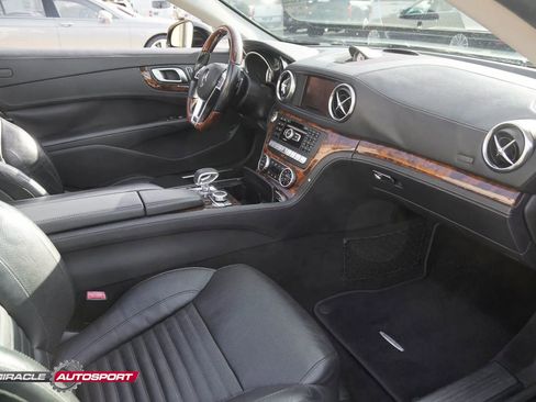 Used 2013 Mercedes-Benz SL 550 w/ Premium Pkg image 29