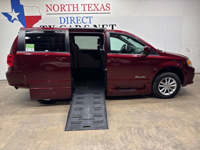 Used 2019 Dodge Grand Caravan SXT FWD image 1