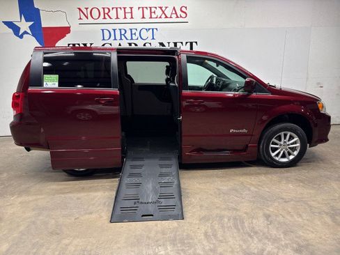 Used 2019 Dodge Grand Caravan SXT FWD image 1
