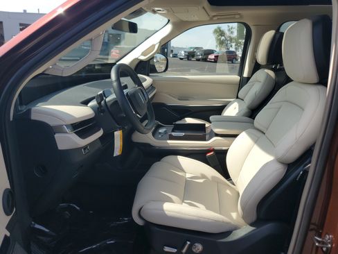 New 2027 Lincoln Navigator L Reserve AWD/4WD image 12